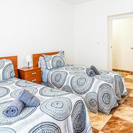 Beautiful Apartment In Cordoba With Kitchenette Córdoba Exterior foto