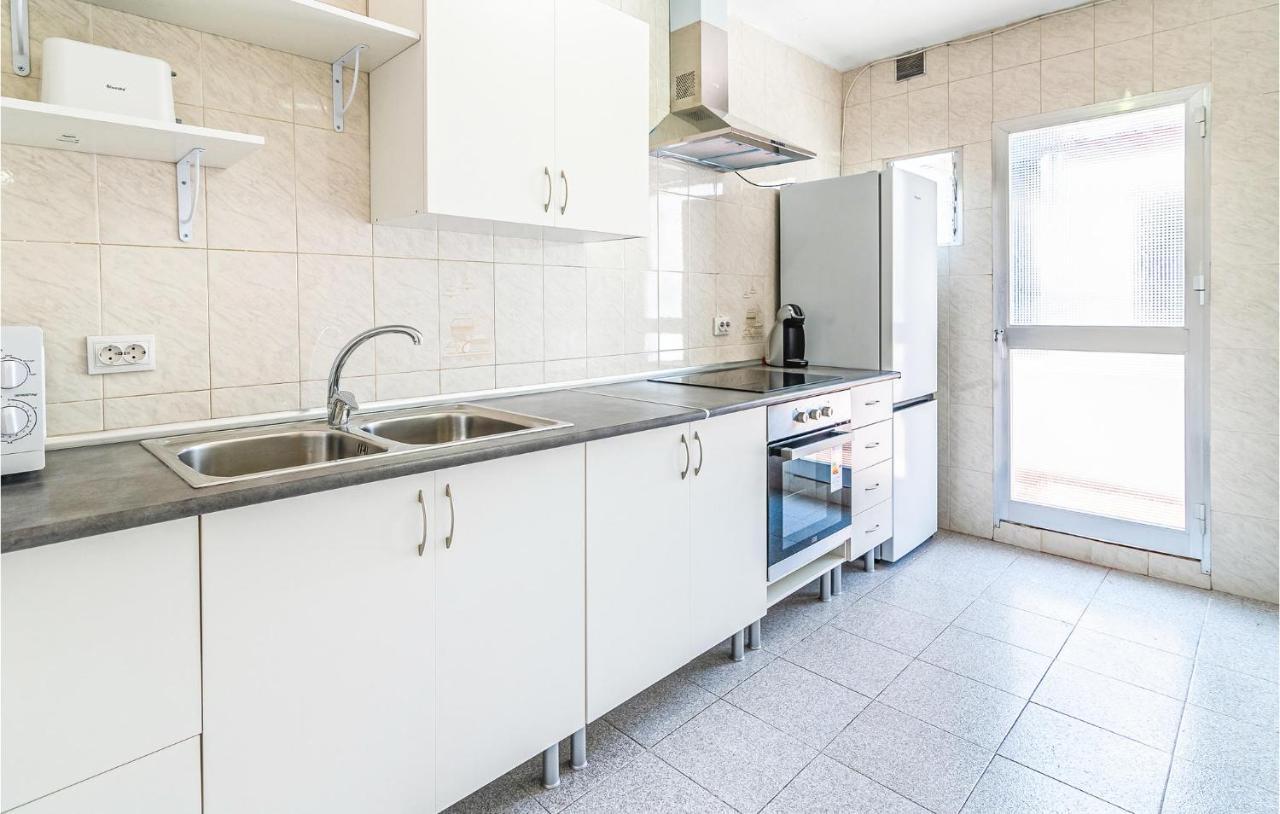 Beautiful Apartment In Cordoba With Kitchenette Córdoba Exterior foto